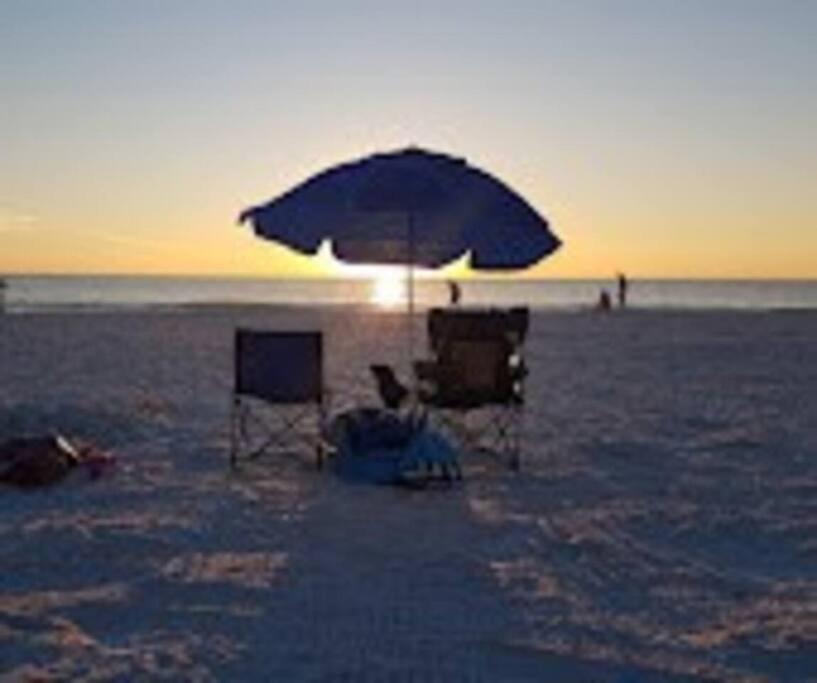 Charming Studio Unit Across From Lido Key Beach Sarasota Exteriér fotografie