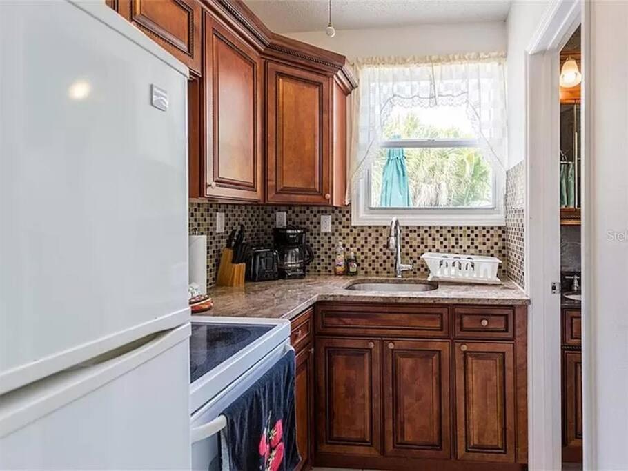 Charming Studio Unit Across From Lido Key Beach Sarasota Exteriér fotografie